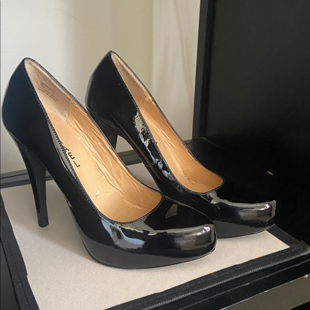 Michael Kors Shiny Black Heels